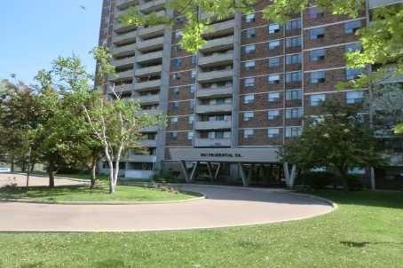 1003 - 301 Prudential Dr, Condo with 2 bedrooms, 1 bathrooms and 1 parking in Toronto ON | Image 2