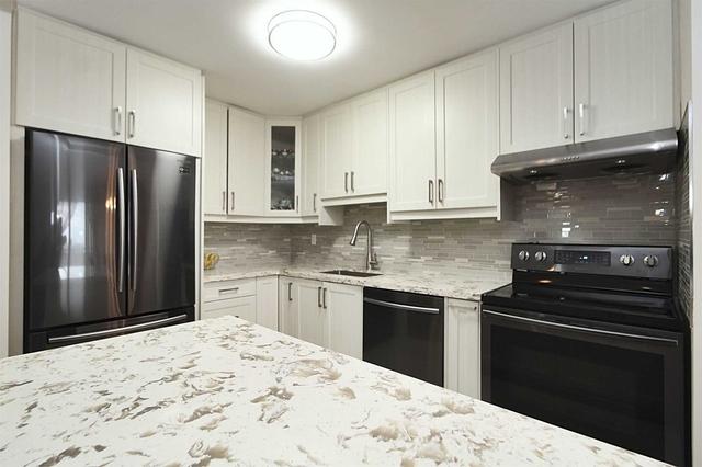 1201 - 1338 York Mills Rd, Condo with 3 bedrooms, 2 bathrooms and 1 parking in Toronto ON | Image 2