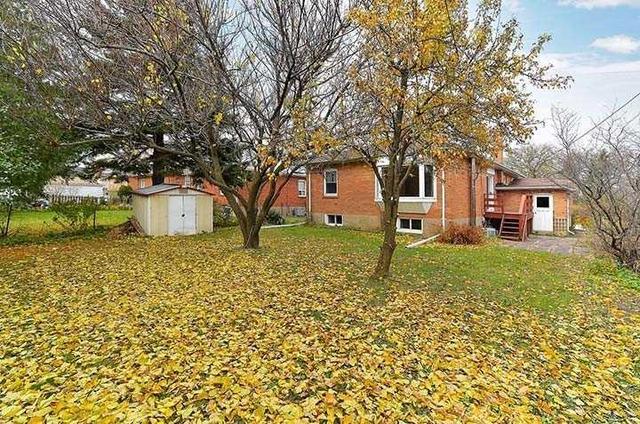 Upper - 19 Nashland Ave, House detached with 3 bedrooms, 1 bathrooms and 1 parking in Toronto ON | Image 14