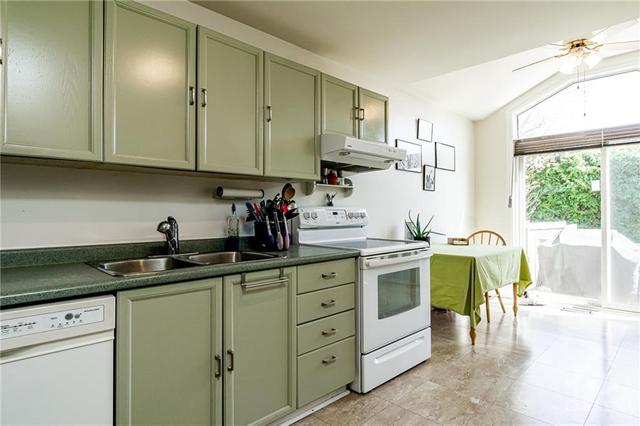 painted cupboards, pantry, 3 appliances included | Image 11