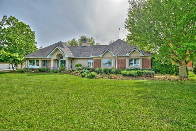 9285 Niagara Parkway, House detached with 5 bedrooms, 2 bathrooms and 10 parking in Niagara Falls ON | Image 2