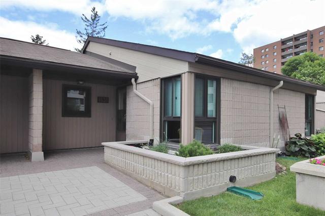 1131 Ambleside Dr, Townhouse with 3 bedrooms, 3 bathrooms and 1 parking in Ottawa ON | Image 12