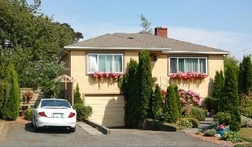 3317 Cedar Hill Rd, House detached with 2 bedrooms, 1 bathrooms and 2 parking in Victoria BC | Image 1