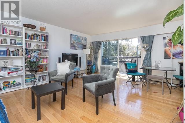 405 - 3800 Quadra St, Condo with 2 bedrooms, 1 bathrooms and 1 parking in Saanich BC | Image 6