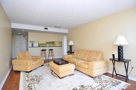 701 - 701 King St, Condo with 2 bedrooms, 2 bathrooms and 1 parking in Toronto ON | Image 4