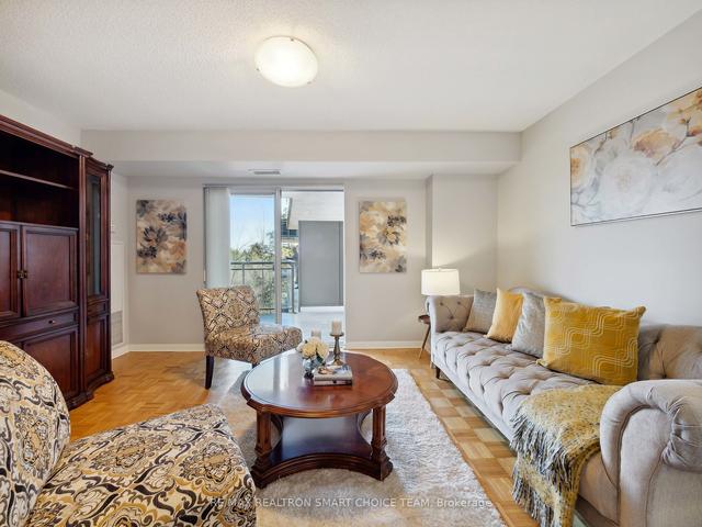 319 - 2506 Rutherford Rd, Condo with 2 bedrooms, 2 bathrooms and 0 parking in Vaughan ON | Image 4