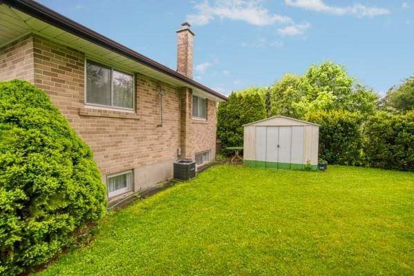 10 Dallas Rd, House detached with 3 bedrooms, 3 bathrooms and 2 parking in Toronto ON | Image 15