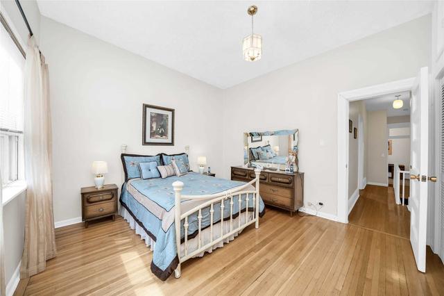 12 Peel Ave, House attached with 3 bedrooms, 2 bathrooms and 1 parking in Toronto ON | Image 7