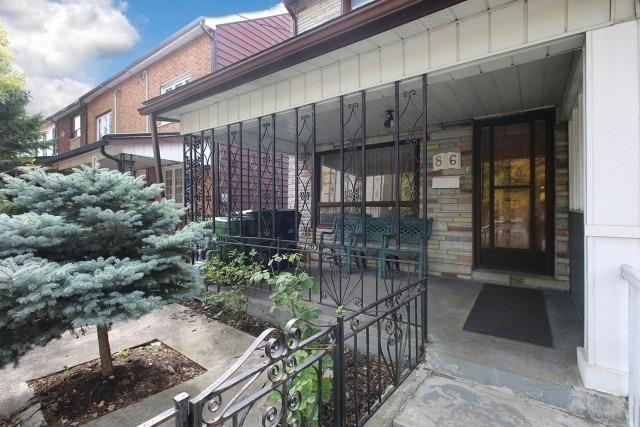 86 Lansdowne Ave, House attached with 4 bedrooms, 2 bathrooms and 1 parking in Toronto ON | Image 3