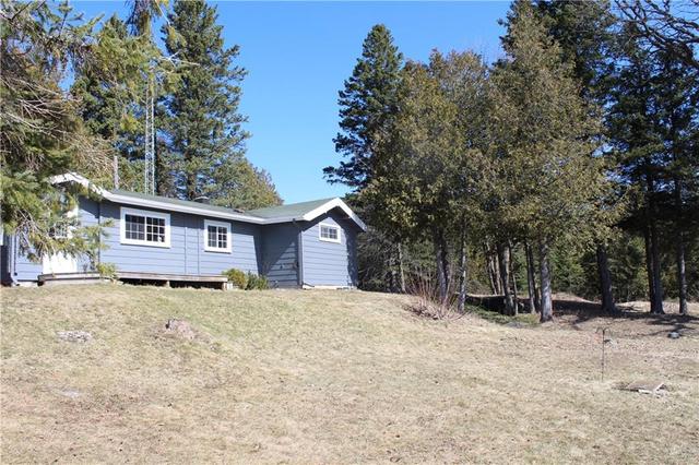 1955 County Road 30 Road, House detached with 1 bedrooms, 2 bathrooms and 6 parking in North Glengarry ON | Image 3
