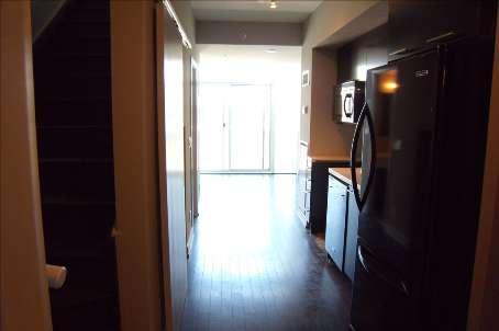 lph26 - 21 Nelson St, Condo with 1 bedrooms, 2 bathrooms and 1 parking in Toronto ON | Image 3