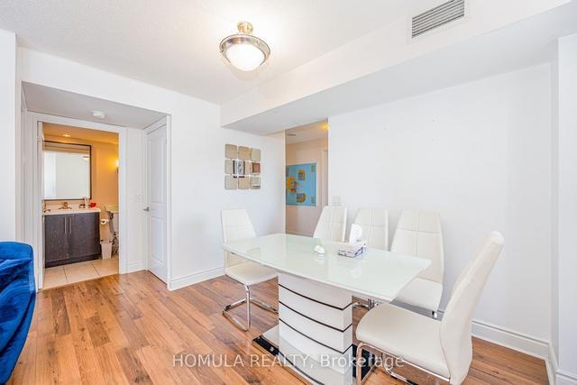 1826 - 500 Doris Ave, Condo with 2 bedrooms, 2 bathrooms and 1 parking in Toronto ON | Image 4