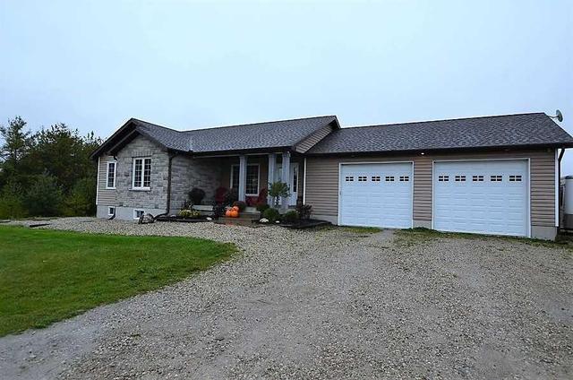 7283 Fifth Line, House detached with 3 bedrooms, 3 bathrooms and 10 parking in Wellington North ON | Image 1