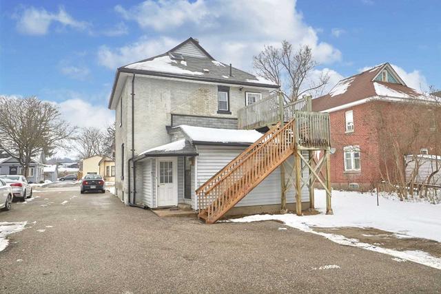 upper - 201 Dunlop St W, House detached with 2 bedrooms, 2 bathrooms and 2 parking in Barrie ON | Image 5
