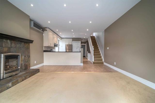 upper - 253 Bedford Rd, House detached with 3 bedrooms, 2 bathrooms and 1 parking in Toronto ON | Image 5