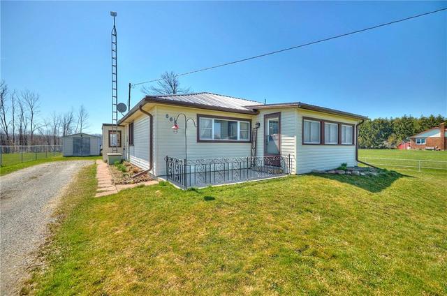 565 Rymer Road, House detached with 3 bedrooms, 1 bathrooms and 6 parking in Haldimand County ON | Image 2