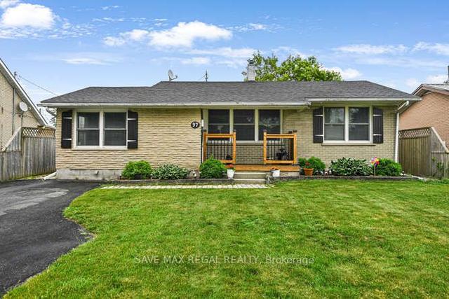97 Salisbury Ave, House detached with 2 bedrooms, 2 bathrooms and 2 parking in Brockville ON | Image 1