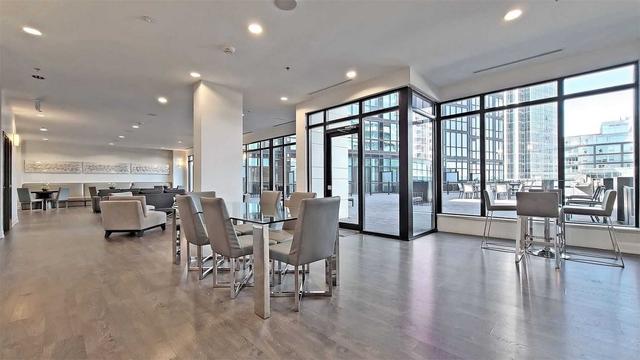 2206 - 2900 Highway 7 W, Condo with 2 bedrooms, 2 bathrooms and 1 parking in Vaughan ON | Image 16