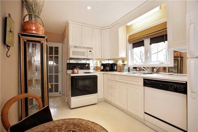 354 Queen Mary Dr, House detached with 2 bedrooms, 1 bathrooms and 4 parking in Oakville ON | Image 9