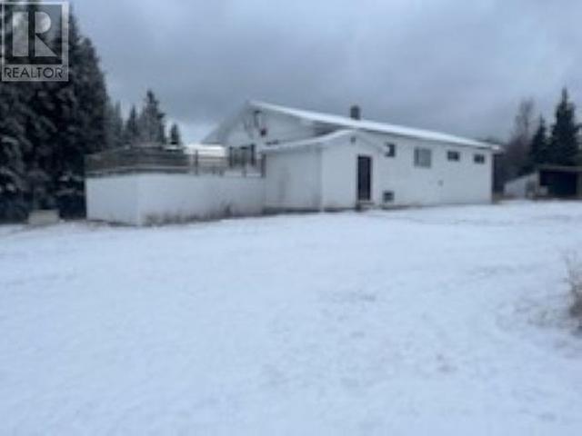 21233 Short Road, House detached with 6 bedrooms, 3 bathrooms and null parking in Bulkley Nechako E BC | Image 3