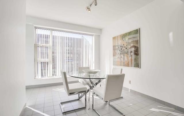 313 - 77 Avenue Rd, Condo with 2 bedrooms, 3 bathrooms and 3 parking in Toronto ON | Image 12