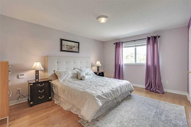 5 Lark Cres, House detached with 4 bedrooms, 4 bathrooms and 6 parking in Richmond Hill ON | Image 9