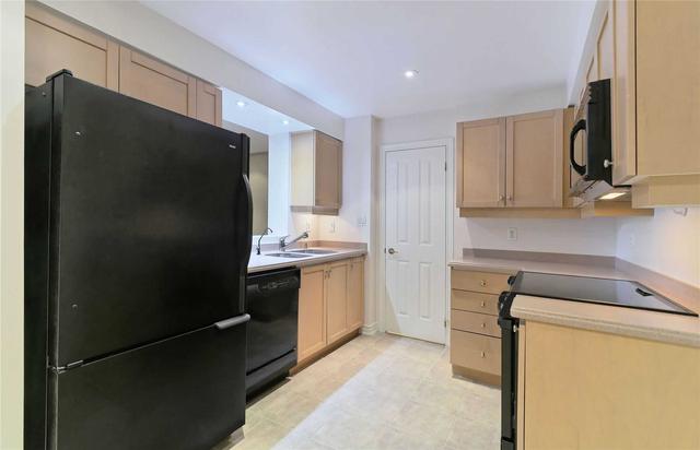 glb4 - 50 Old Mill Rd, Condo with 2 bedrooms, 3 bathrooms and 2 parking in Oakville ON | Image 4