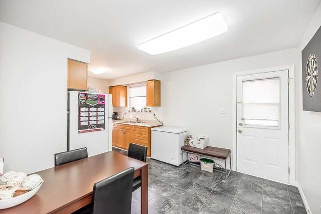 71 Adelaide St, House semidetached with 3 bedrooms, 1 bathrooms and 4 parking in Barrie ON | Image 23
