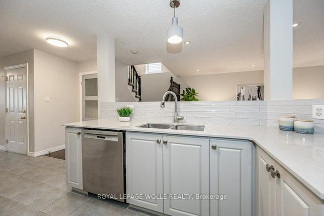 930 Atlantic Blvd, House detached with 3 bedrooms, 3 bathrooms and 3 parking in Waterloo ON | Image 3