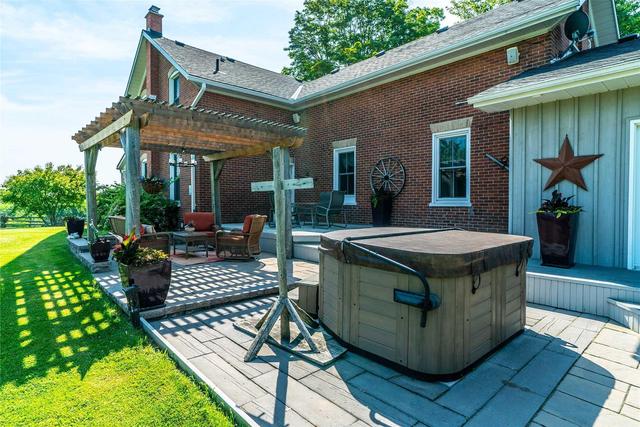 1450 Heritage Line, House detached with 5 bedrooms, 3 bathrooms and 16 parking in Otonabee South Monaghan ON | Image 9