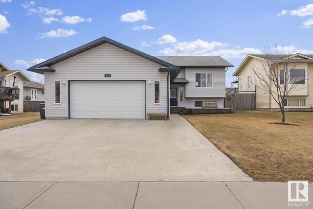 4705 64 Av, House detached with 5 bedrooms, 2 bathrooms and null parking in Cold Lake AB | Image 1