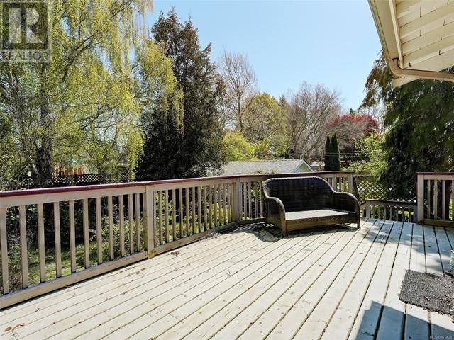 1727 Lee Ave, House detached with 2 bedrooms, 2 bathrooms and null parking in Victoria BC | Image 20