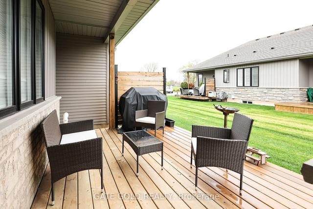 18 Borden Tr, Townhouse with 2 bedrooms, 3 bathrooms and 4 parking in Welland ON | Image 27