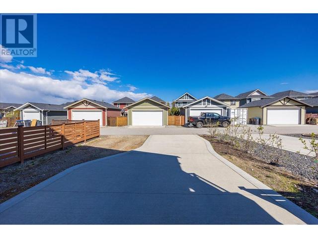1274 Bergamot Avenue, House detached with 3 bedrooms, 2 bathrooms and 6 parking in Kelowna BC | Image 35