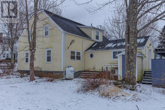 1036 King Street, House detached with 3 bedrooms, 1 bathrooms and null parking in Windsor NS | Image 5
