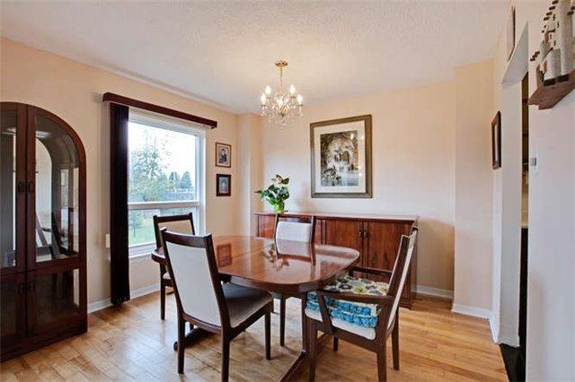 156 Snowshoe Cres, House attached with 4 bedrooms, 2 bathrooms and 2 parking in Markham ON | Image 6