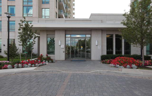1207 - 88 Promenade Circ, Condo with 2 bedrooms, 2 bathrooms and 1 parking in Vaughan ON | Image 12