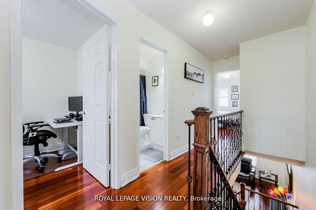 53 Hobson Ave E, House attached with 3 bedrooms, 4 bathrooms and 2 parking in Toronto ON | Image 8