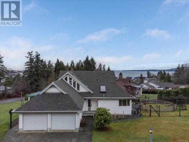 1319 Smith Rd, House detached with 3 bedrooms, 3 bathrooms and 4 parking in North Cowichan BC | Card Image