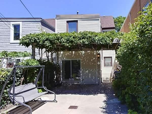 Upper - 260 Ossington Ave, House attached with 2 bedrooms, 1 bathrooms and null parking in Toronto ON | Image 12