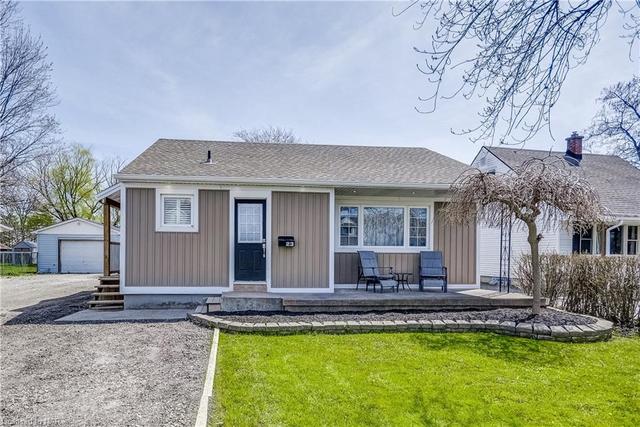 23 Blain Place, House detached with 3 bedrooms, 2 bathrooms and 7 parking in St. Catharines ON | Card Image