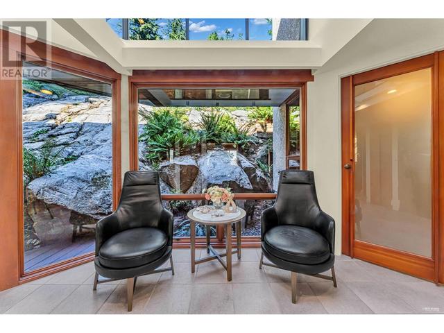 4651 Marine Drive, House detached with 4 bedrooms, 3 bathrooms and 2 parking in West Vancouver BC | Image 16