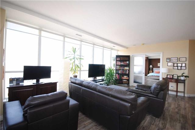 uph 205 - 797 Don Mills Rd, Condo with 1 bedrooms, 2 bathrooms and 1 parking in Toronto ON | Image 3