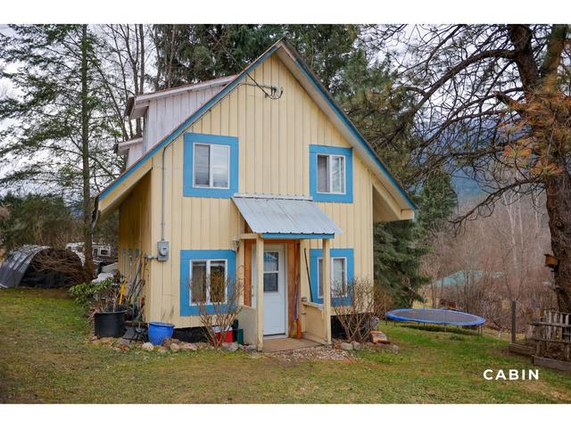 6685 Highway 6, House detached with 5 bedrooms, 3 bathrooms and null parking in Central Kootenay H BC | Image 54