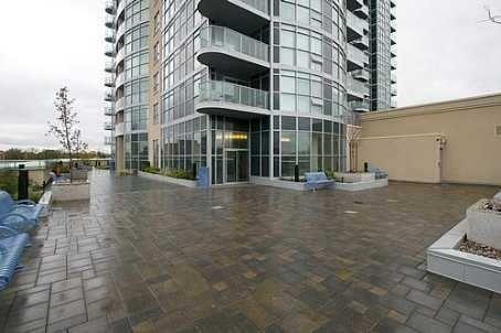 1310 - 9 George St, Condo with 2 bedrooms, 2 bathrooms and 1 parking in Brampton ON | Image 7