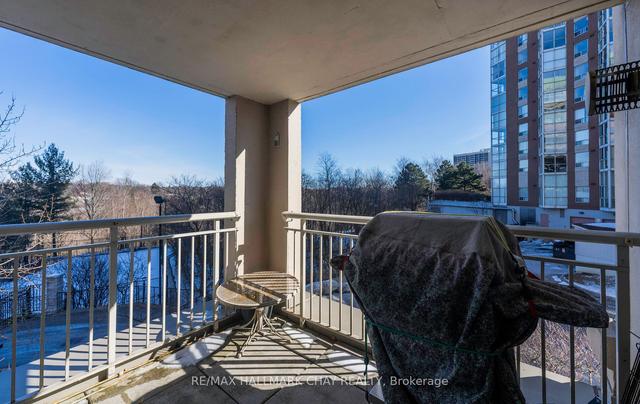 101 - 18 Concorde Pl, Condo with 2 bedrooms, 2 bathrooms and 1 parking in Toronto ON | Image 11