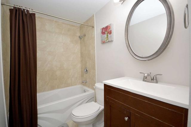 71 Carleton Pl, Townhouse with 3 bedrooms, 2 bathrooms and 2 parking in Brampton ON | Image 17