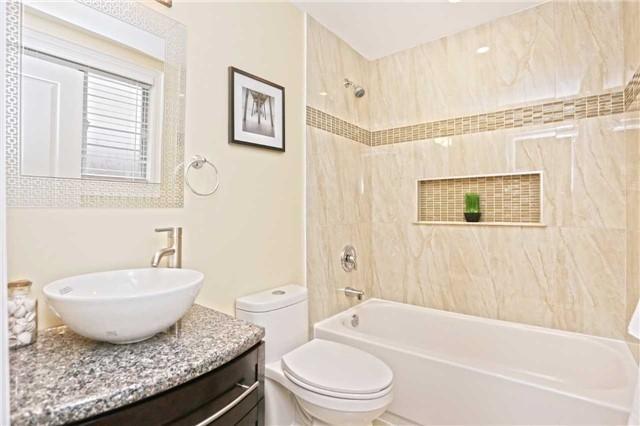 3296 Cardross Rd, House detached with 3 bedrooms, 3 bathrooms and 4 parking in Mississauga ON | Image 10