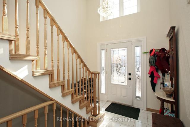 175 White Pine Cres, House detached with 3 bedrooms, 4 bathrooms and 3 parking in Pickering ON | Image 10