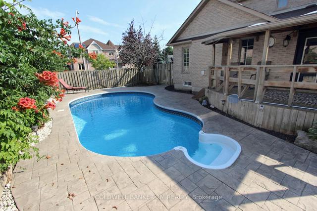 31 Valleywood Dr, House detached with 4 bedrooms, 4 bathrooms and 4 parking in Whitby ON | Image 31